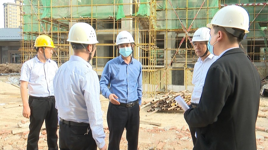 王富强检查建设工地安全生产工作
